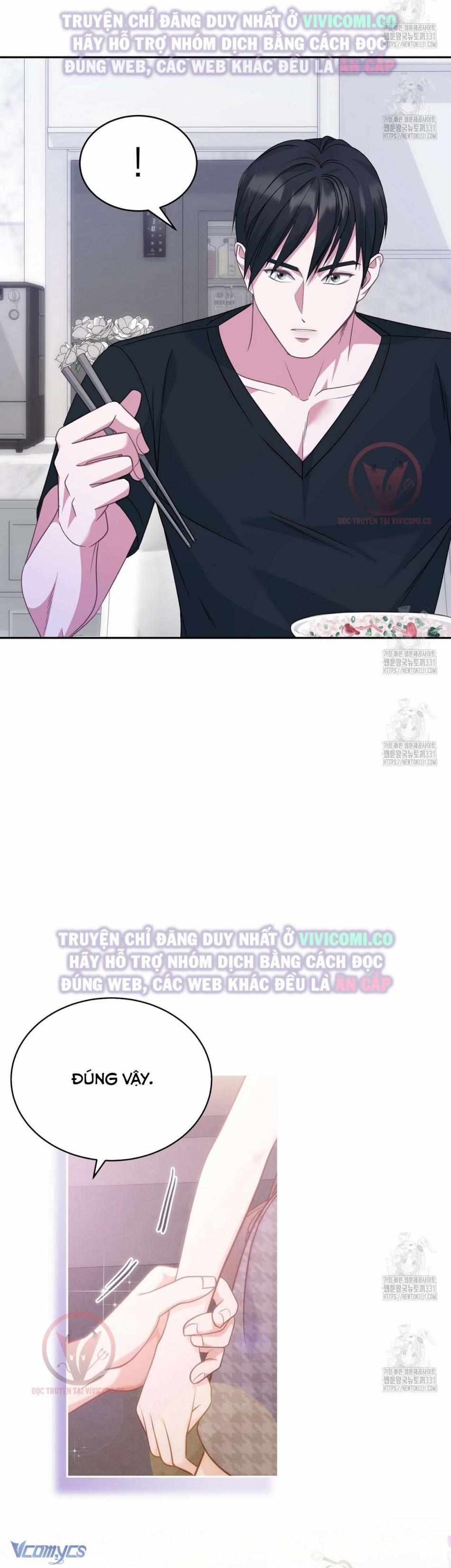 [18+] Sếp Của Anh Trai Tôi Đã Vượt Quá Giới Hạn 12 trang 22