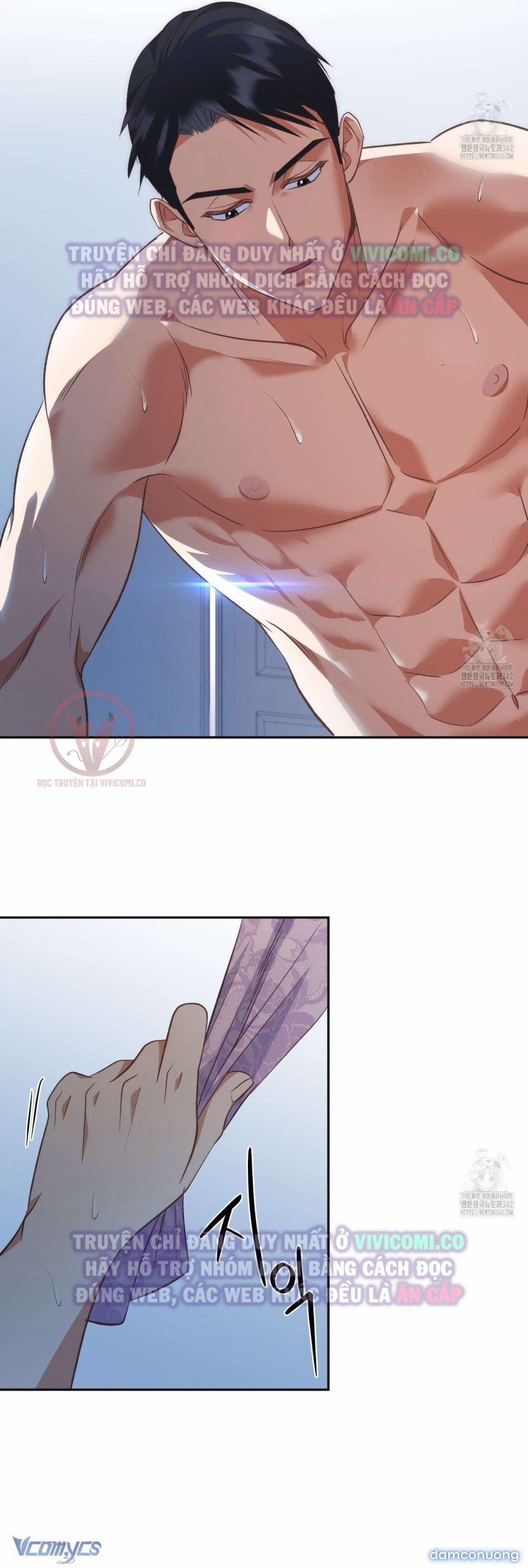 [18+] Sếp Của Anh Trai Tôi Đã Vượt Quá Giới Hạn 24 trang 8