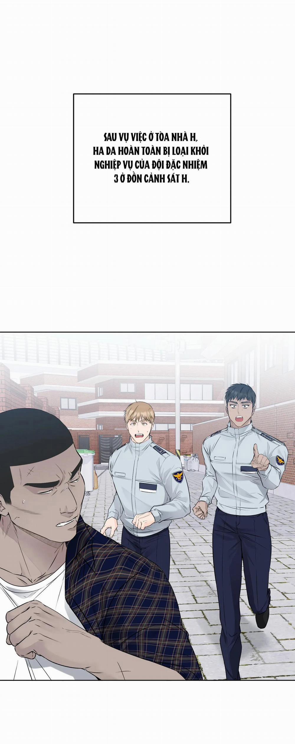 Bên Trong Lớp Cảnh Phục 35 trang 1