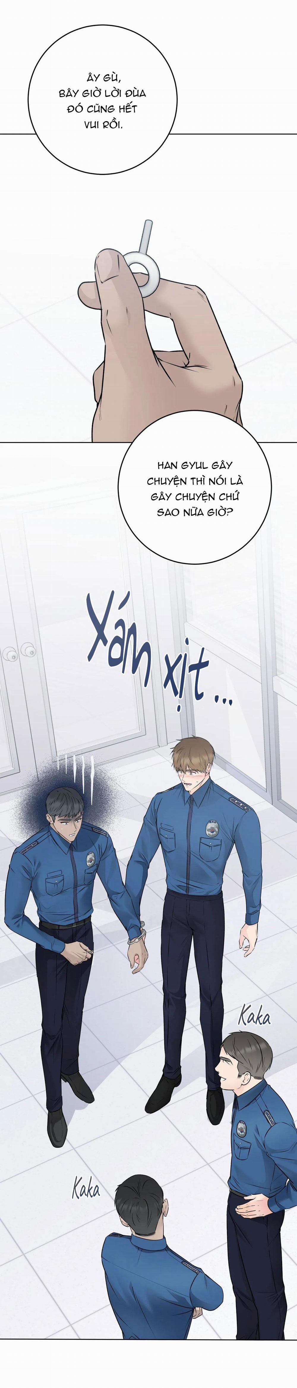 Bên Trong Lớp Cảnh Phục 47 trang 2